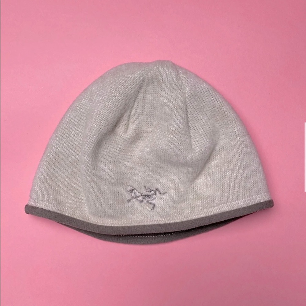 Arc’Teryx Off-White Unisex Beanie